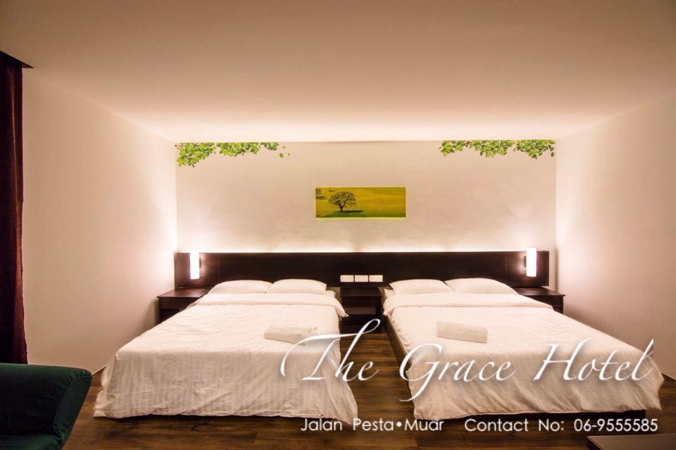 The Grace Hotel Muar Esterno foto