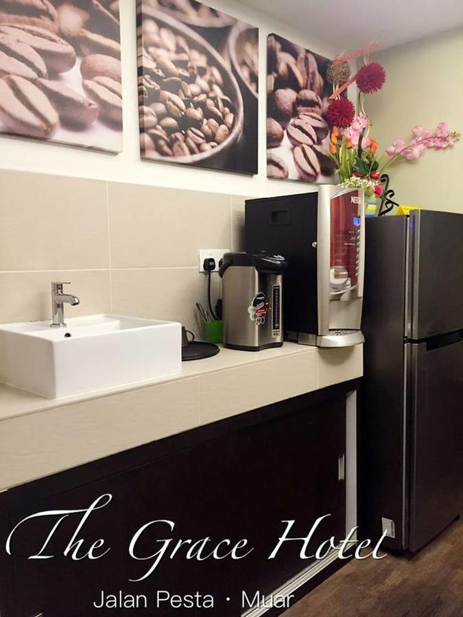 The Grace Hotel Muar Esterno foto
