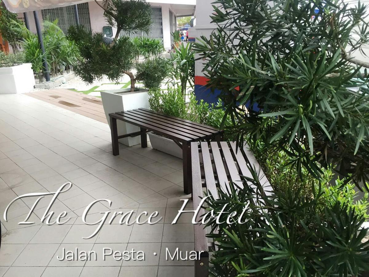 The Grace Hotel Muar Esterno foto